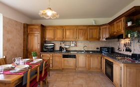 Villa Mara - Aosta - 200 Mq - Wifi - Jacuzzi - Parcheggio - Giardino
