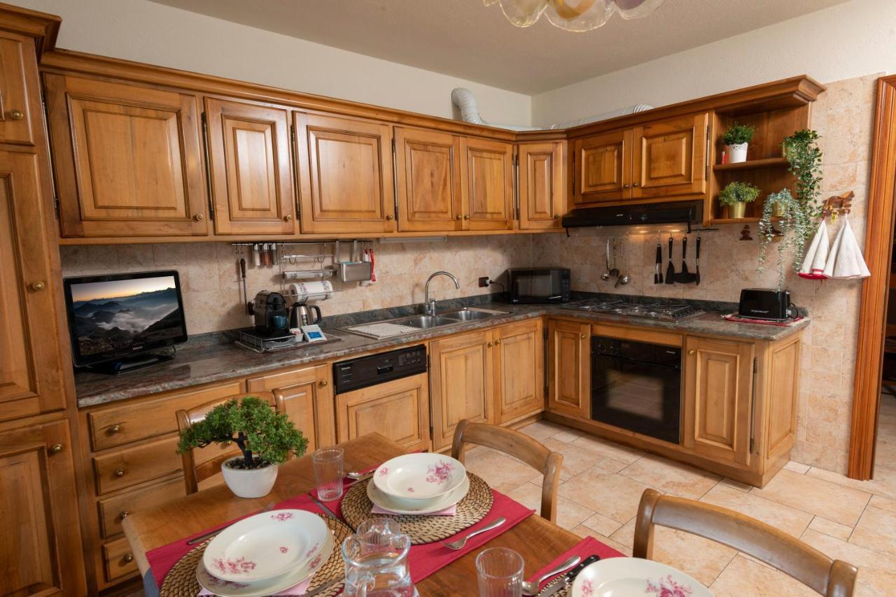 Villa Mara - Aosta - 200 Mq - Wifi - Jacuzzi - Parcheggio - Giardino Extérieur photo