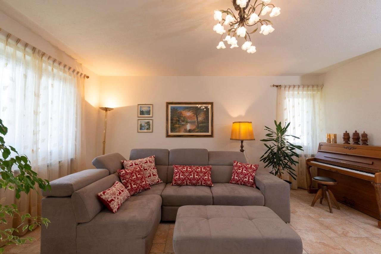 Villa Mara - Aosta - 200 Mq - Wifi - Jacuzzi - Parcheggio - Giardino Extérieur photo