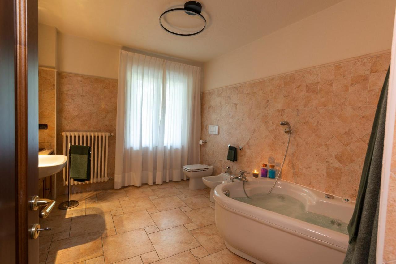 Villa Mara - Aosta - 200 Mq - Wifi - Jacuzzi - Parcheggio - Giardino Extérieur photo