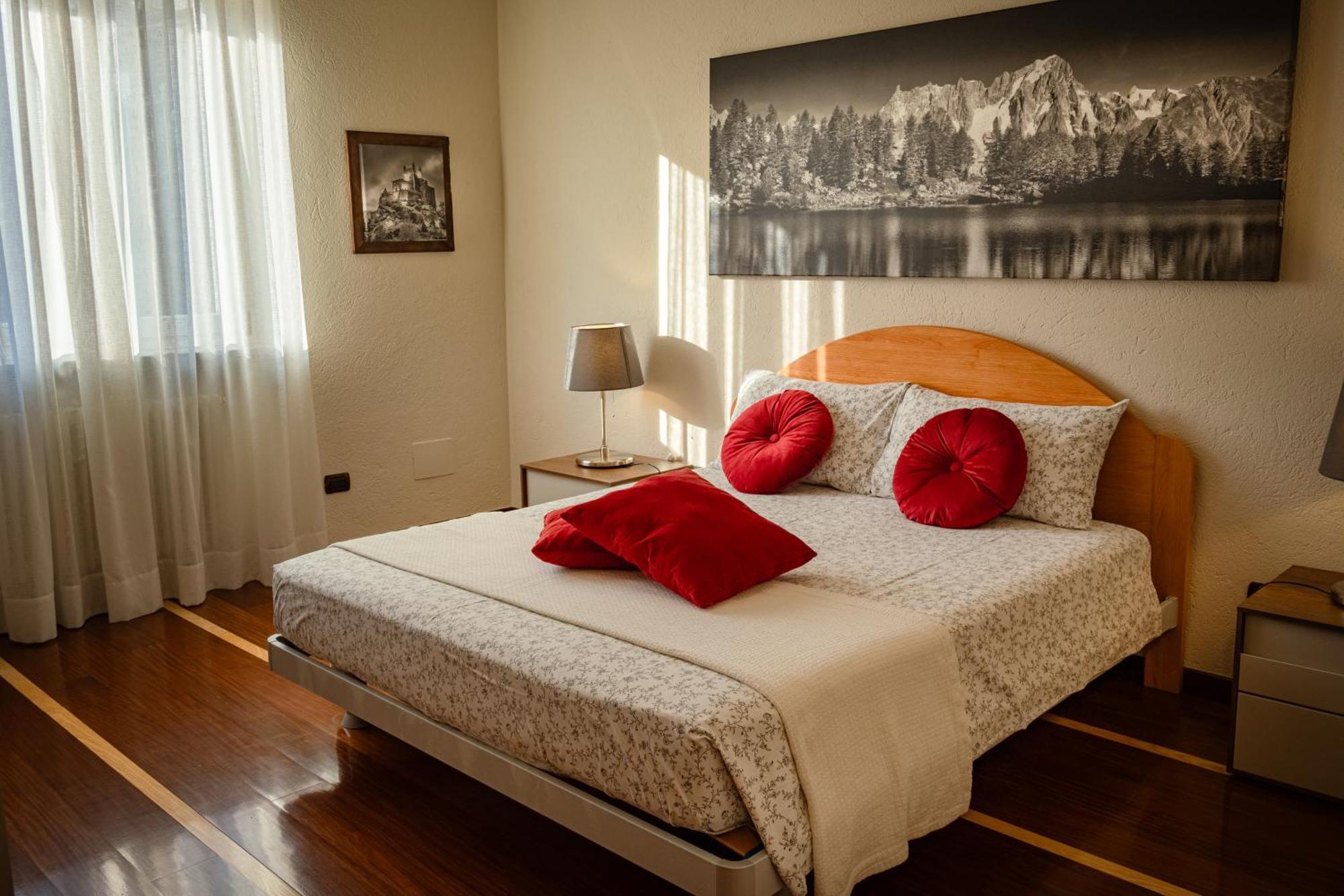 Villa Mara - Aosta - 200 Mq - Wifi - Jacuzzi - Parcheggio - Giardino Extérieur photo